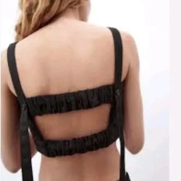 NWT ZARA EMBROIDERED EYELET CROP TOP BLACK - SIZE XS - Picture 2 of 7